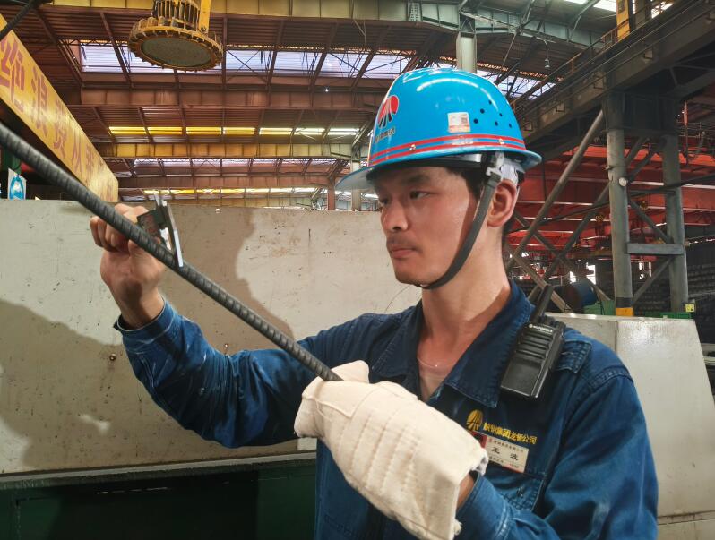 高溫堅守下的“zha”記 高溫堅守下的“zha”記