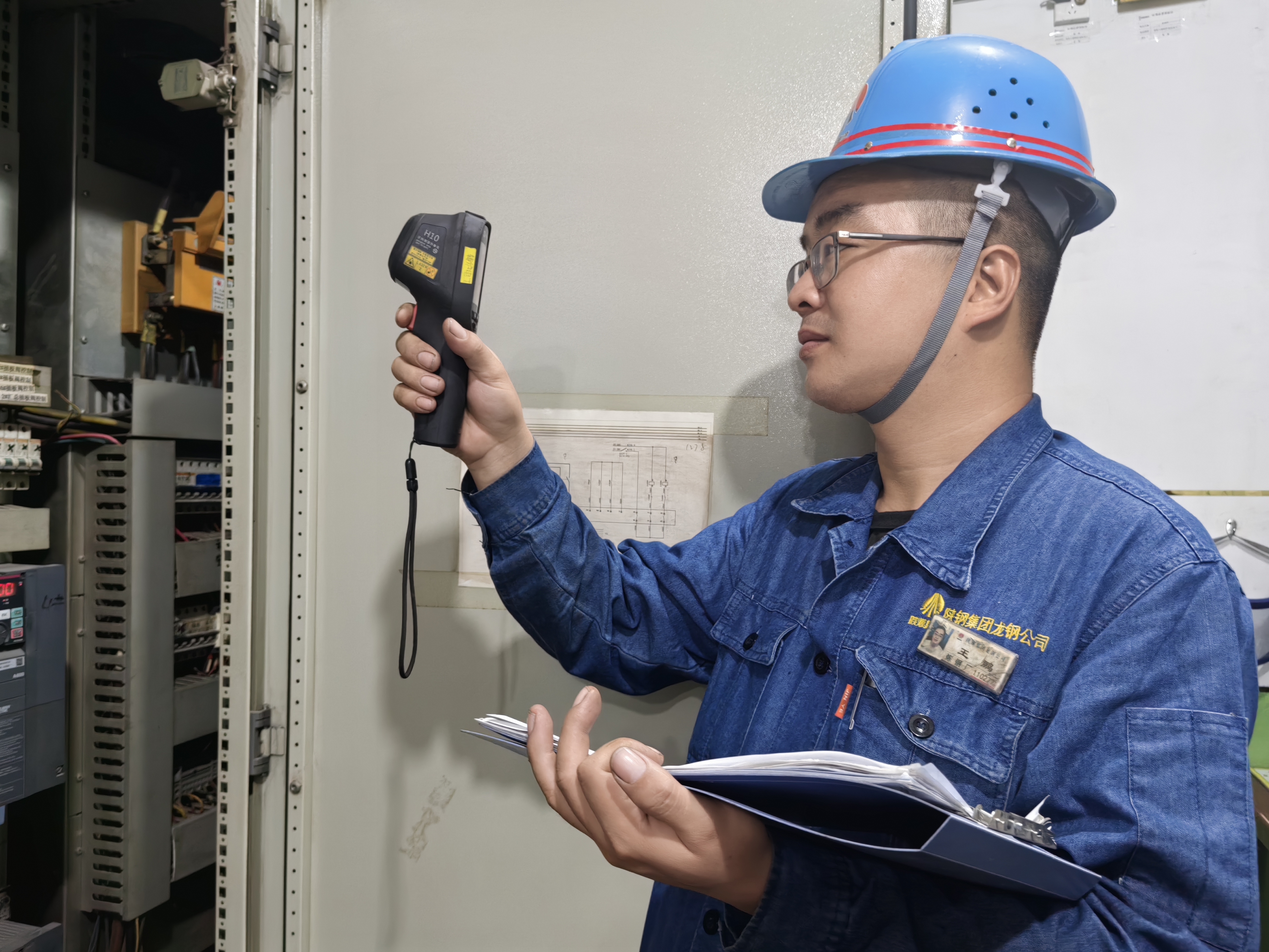 “勇士藍”決戰(zhàn)50℃熱浪 “勇士藍”決戰(zhàn)50℃熱浪