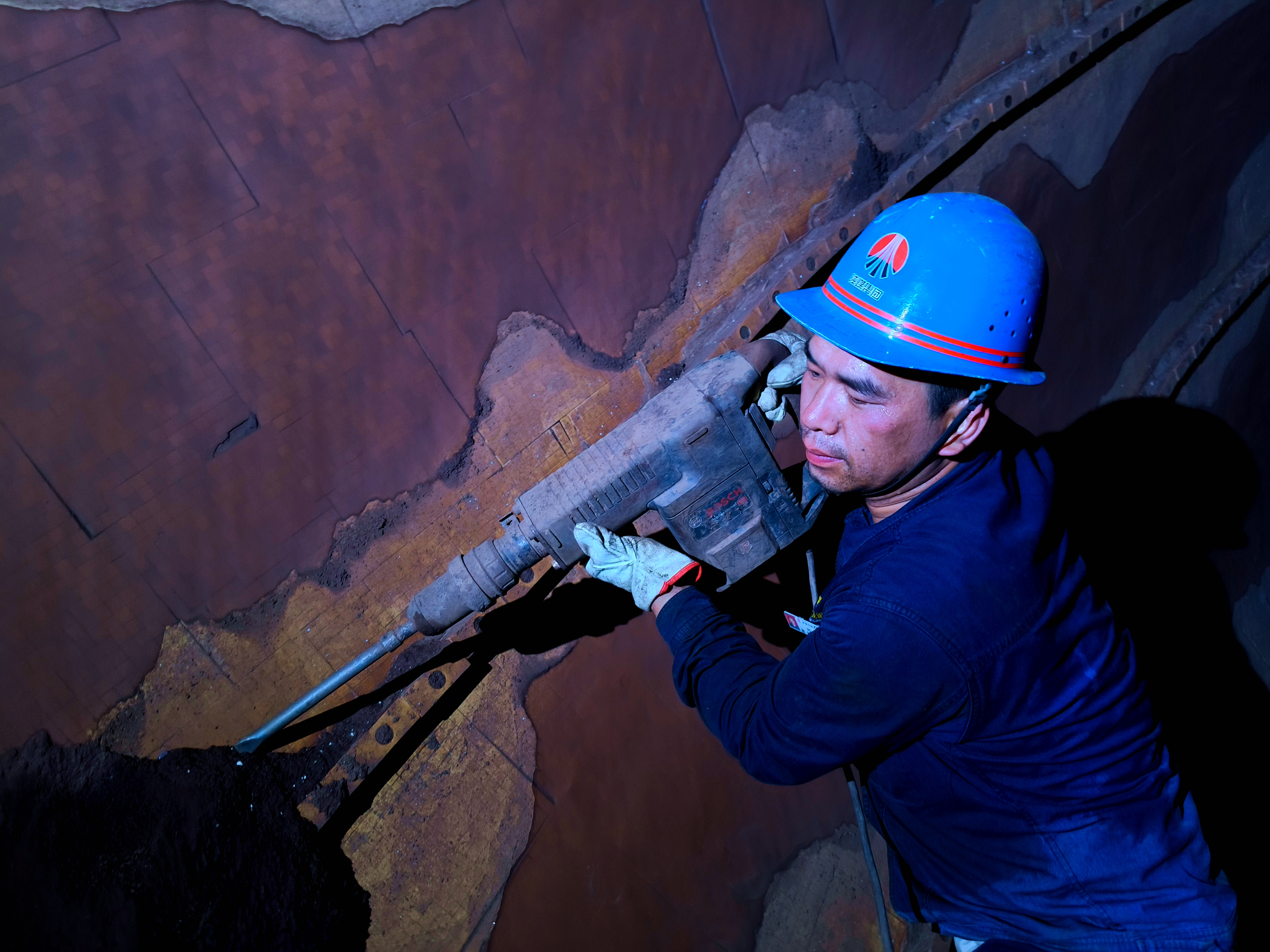 “蒸”戰檢修 “暑”你最美 “蒸”戰檢修 “暑”你最美