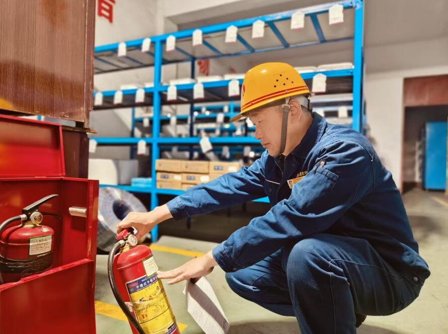 在鋼鐵動脈上編織匠心圖譜 在鋼鐵動脈上編織匠心圖譜