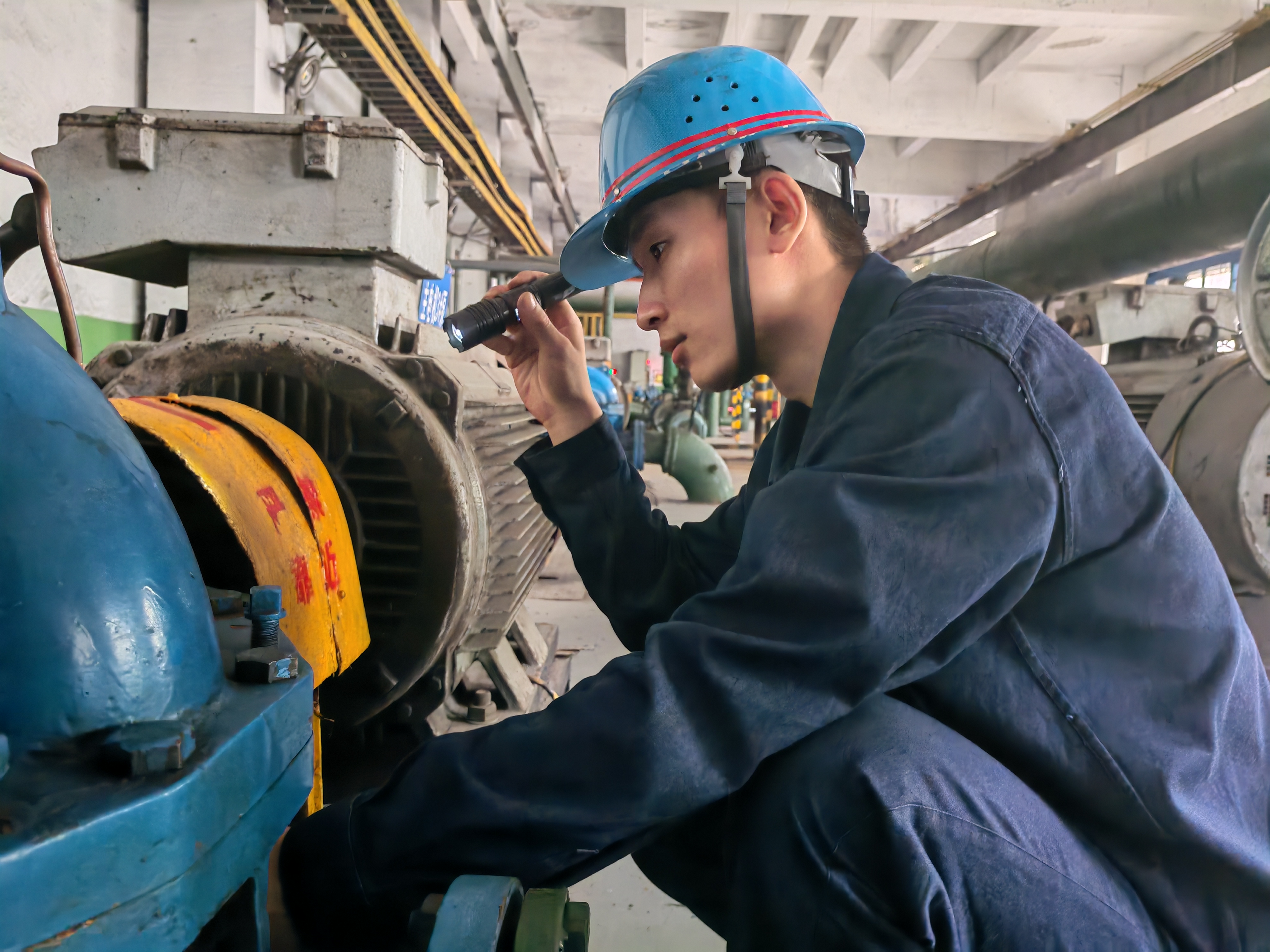 夏日炎炎 給設備來場清涼“SPA” 夏日炎炎 給設備來場清涼“SPA”
