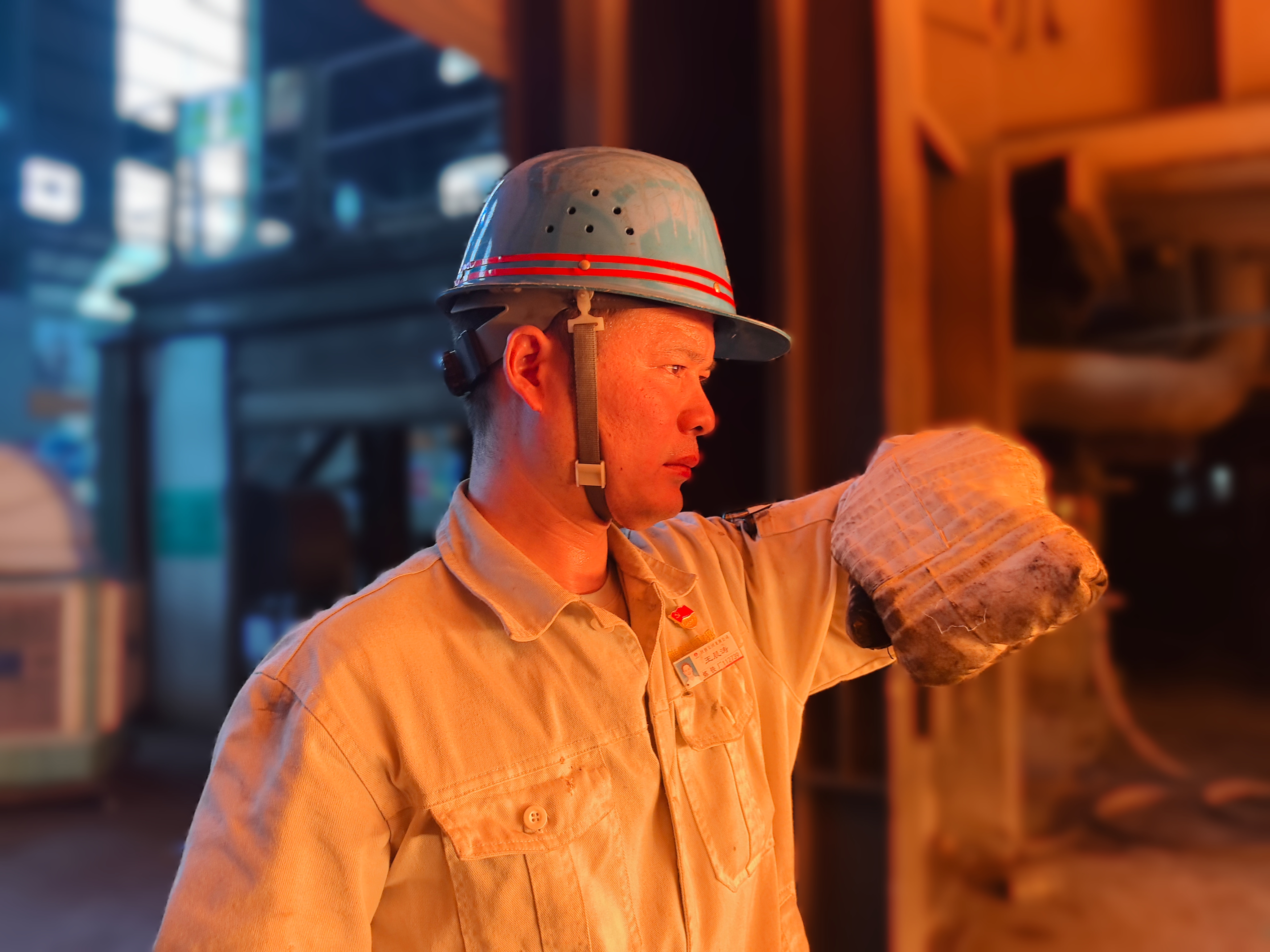 40℃+! 鋼鐵人的“極限突破戰(zhàn)” 40℃+! 鋼鐵人的“極限突破戰(zhàn)”