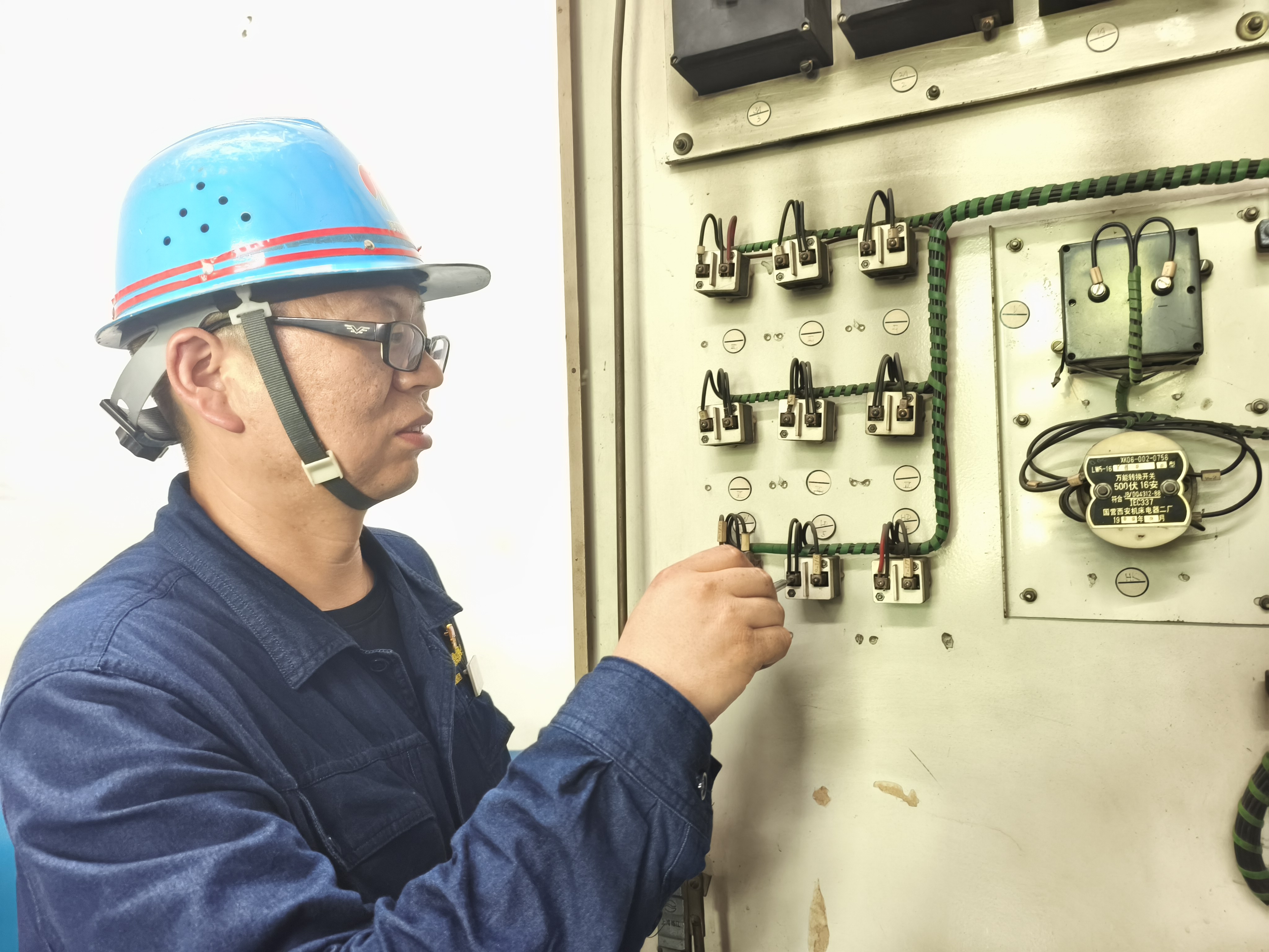 星火聚焰 點燃創新創效強引擎 星火聚焰 點燃創新創效強引擎