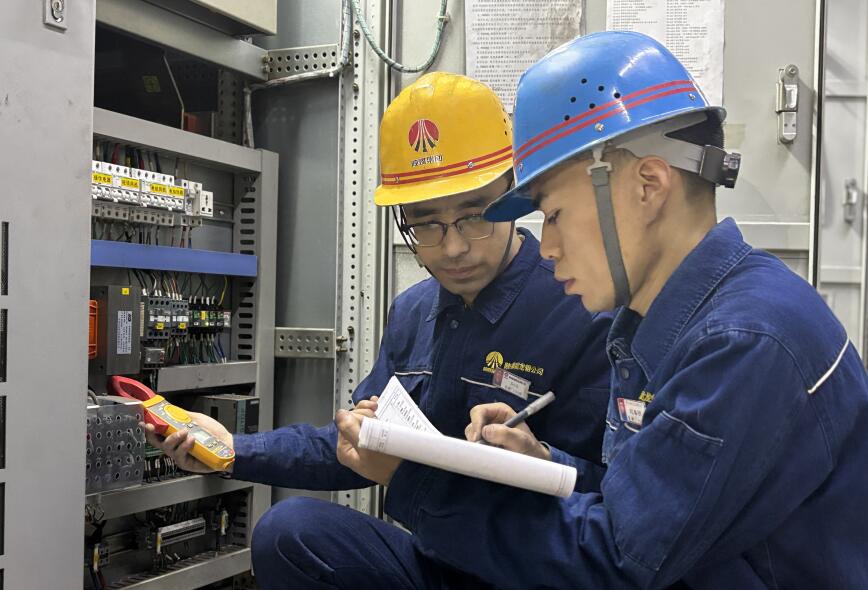 戰(zhàn)高溫 創(chuàng)佳績(jī) 鋼城生產(chǎn)“別樣紅” 戰(zhàn)高溫 創(chuàng)佳績(jī) 鋼城生產(chǎn)“別樣紅”