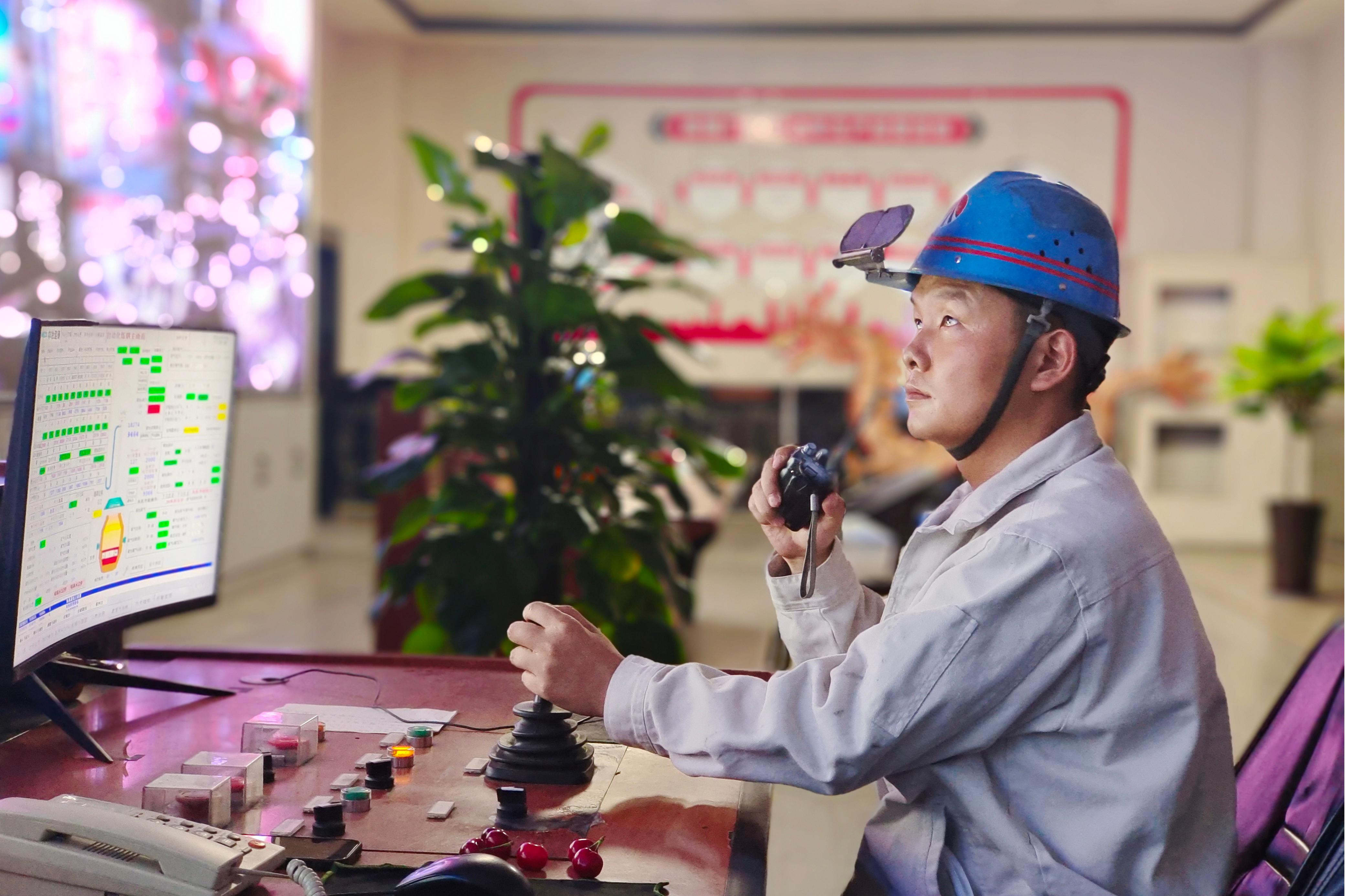 揭秘青年爐長的“狀元秘籍” 揭秘青年爐長的“狀元秘籍”