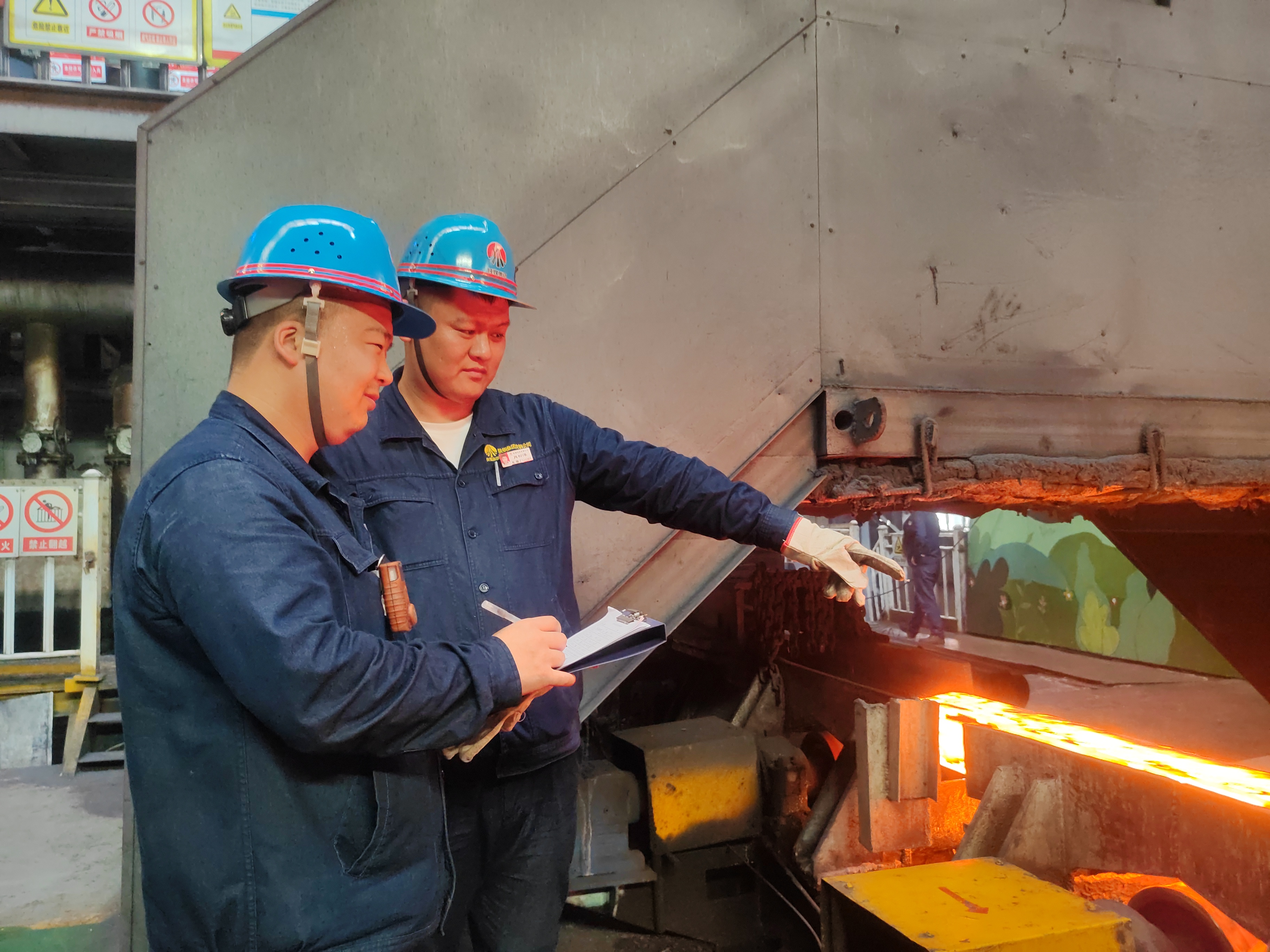 師徒相授 滿腔赤誠鑄鋼魂 師徒相授 滿腔赤誠鑄鋼魂