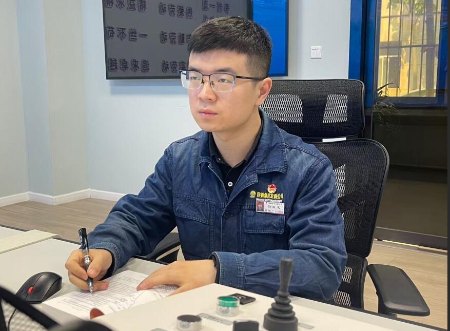 把青春扎進泥土 讓理想長成風景 把青春扎進泥土 讓理想長成風景