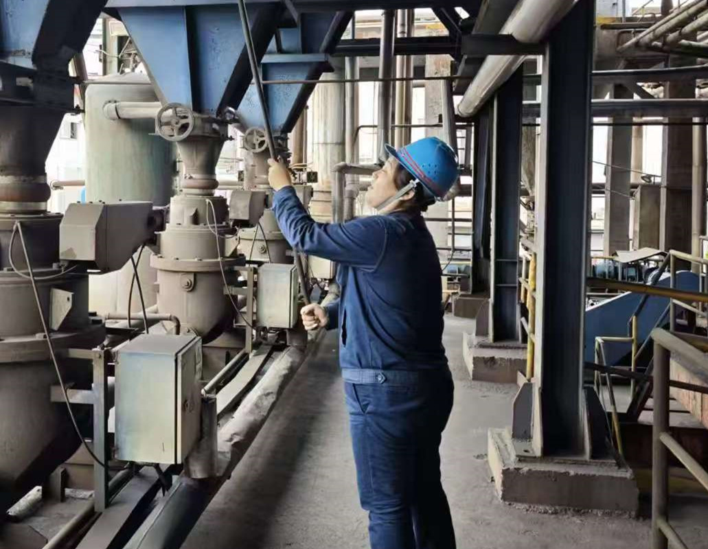 攻堅(jiān)四季度 保供顯擔(dān)當(dāng) 攻堅(jiān)四季度 保供顯擔(dān)當(dāng)