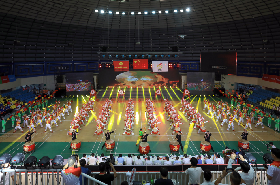 鋼鐵與鼓點的交響——龍門鋼鐵行鼓藝術團背后的故事 鋼鐵與鼓點的交響——龍門鋼鐵行鼓藝術團背后的故事