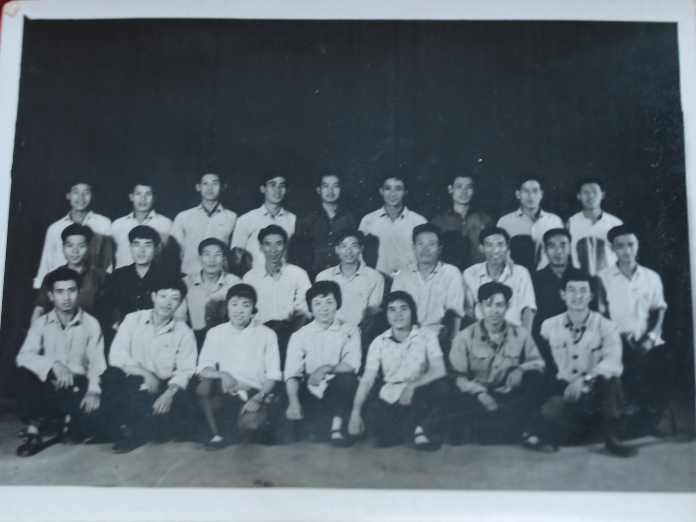 把美好青春獻給鋼鐵事業 把美好青春獻給鋼鐵事業