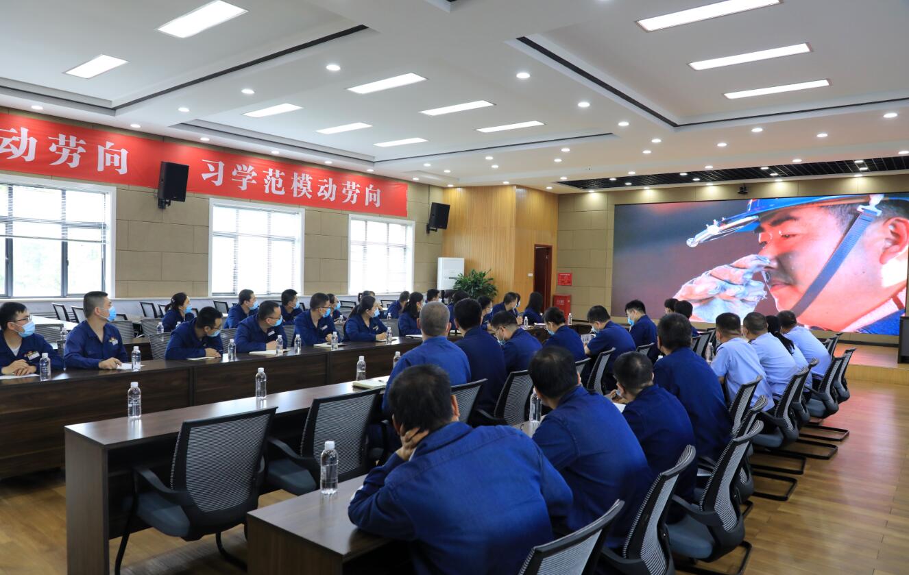 激活人才動(dòng)力 匯聚發(fā)展動(dòng)能 激活人才動(dòng)力 匯聚發(fā)展動(dòng)能