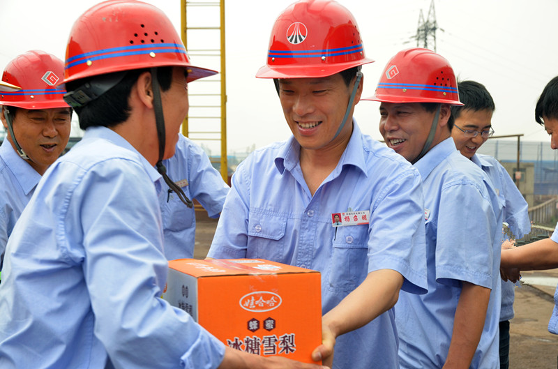 清涼送一線 關(guān)愛駐心間 清涼送一線 關(guān)愛駐心間